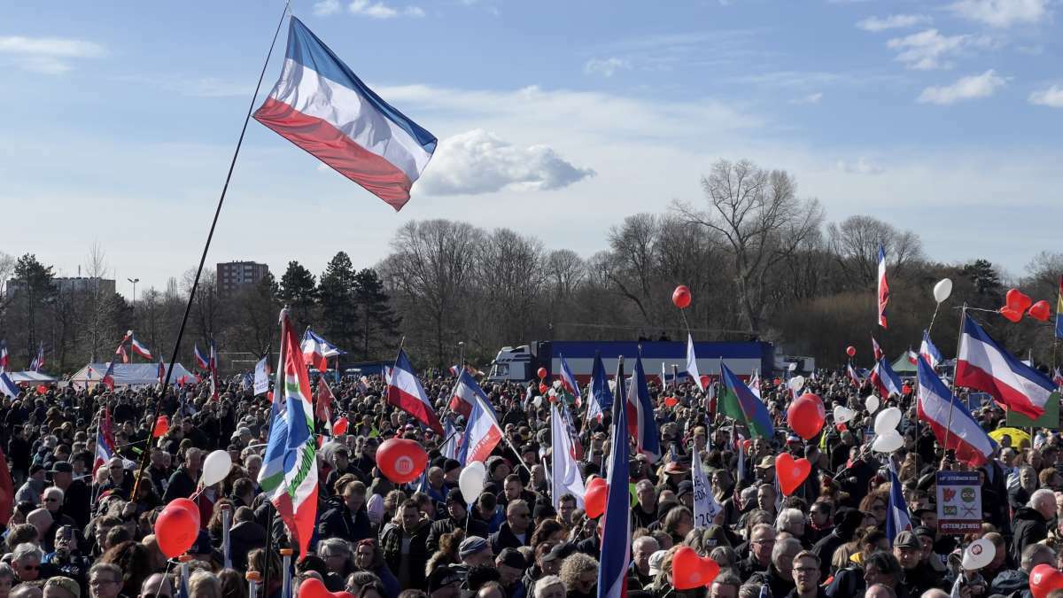 AA 20230311 30542848 30542841 HOLLANDADA CIFTCILER HUKUMETIN TARIM POLITIKASINI PROTESTO ETTI