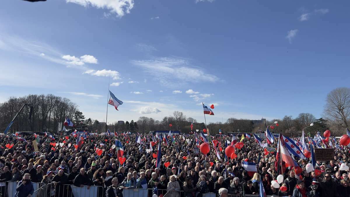 AA 20230311 30542848 30542842 HOLLANDADA CIFTCILER HUKUMETIN TARIM POLITIKASINI PROTESTO ETTI