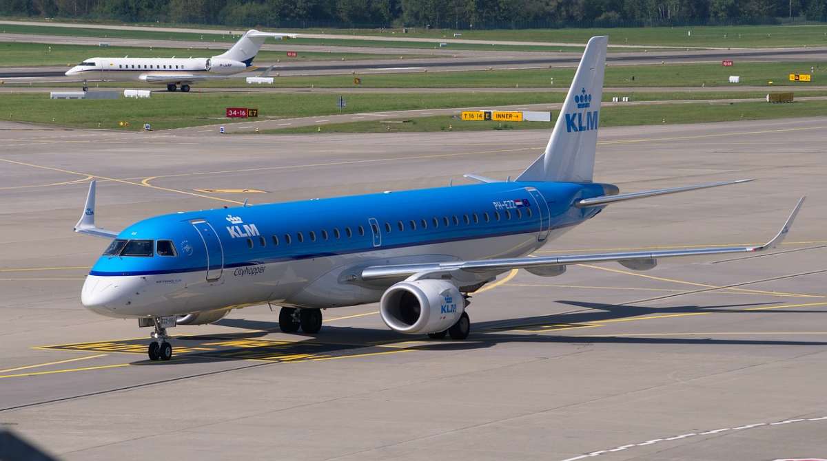 klm aircraft 1679206 1280