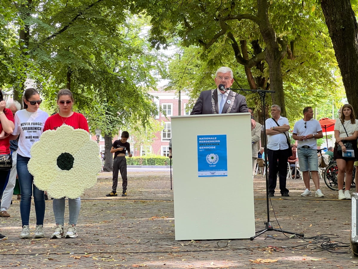 AA 20230711 31652583 31652574 BOSNA HERSEKTEKI SREBRENITSA SOYKIRIMININ 28INCI YILINDA HOLLANDADA ANMA ETKINLIGI DUZENLENDI