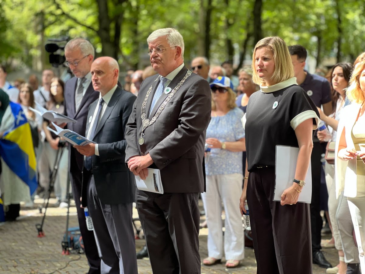 AA 20230711 31652583 31652580 BOSNA HERSEKTEKI SREBRENITSA SOYKIRIMININ 28INCI YILINDA HOLLANDADA ANMA ETKINLIGI DUZENLENDI