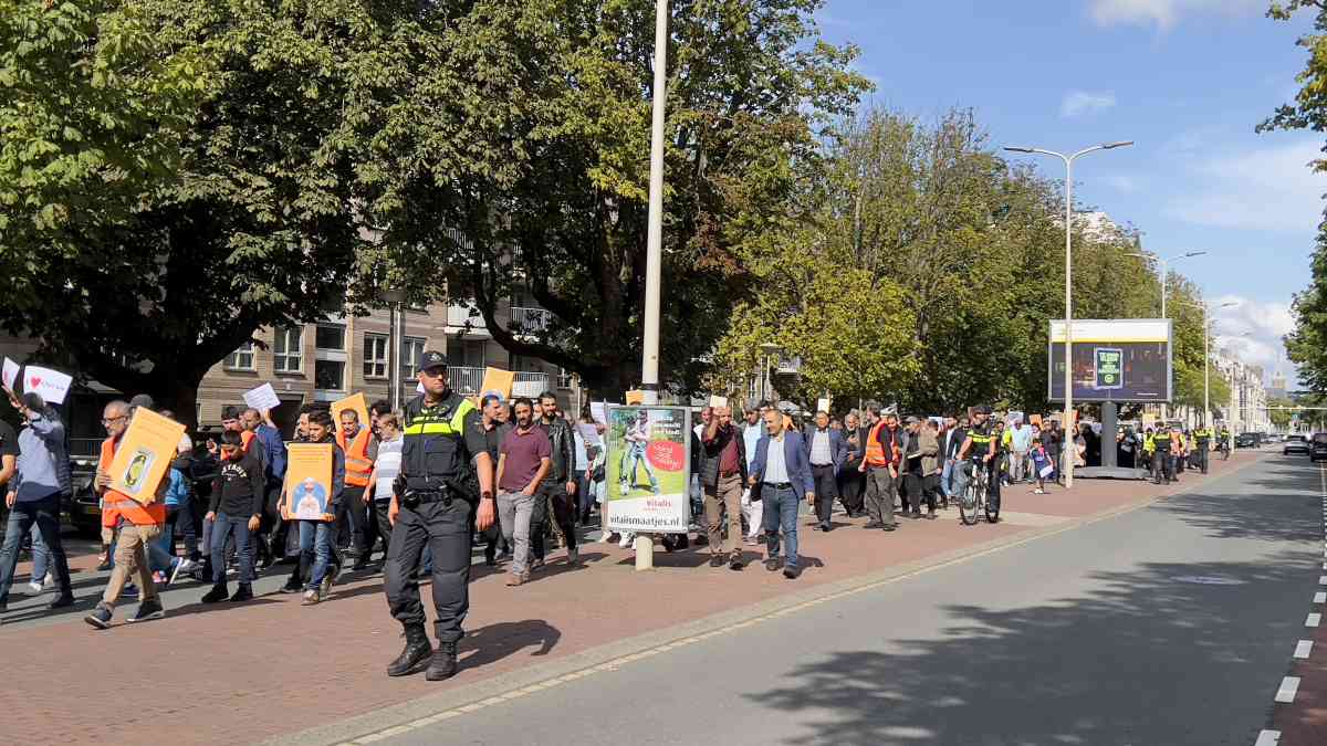 AA 20230826 32003878 32003875 HOLLANDADA MUSLUMANLAR KURANI KERIME YONELIK SALDIRILARI PROTESTO ETTI