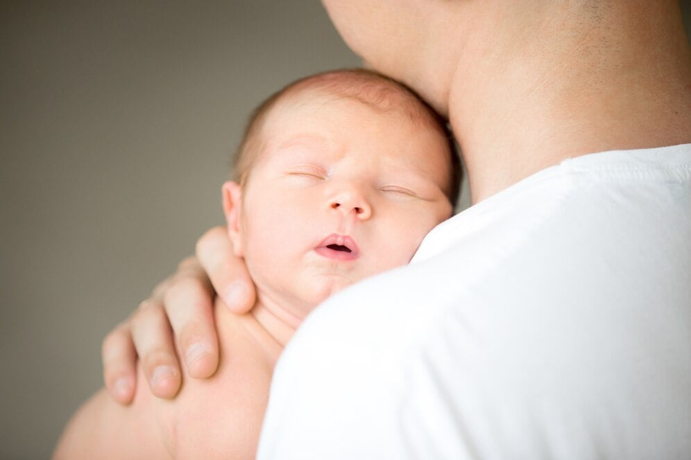 sleeping newborn male shoulder 1163 1817