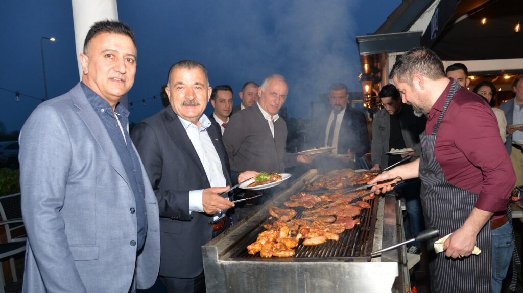 Turk ve Hollandali Burokratlar Iftarda Bulustu 4