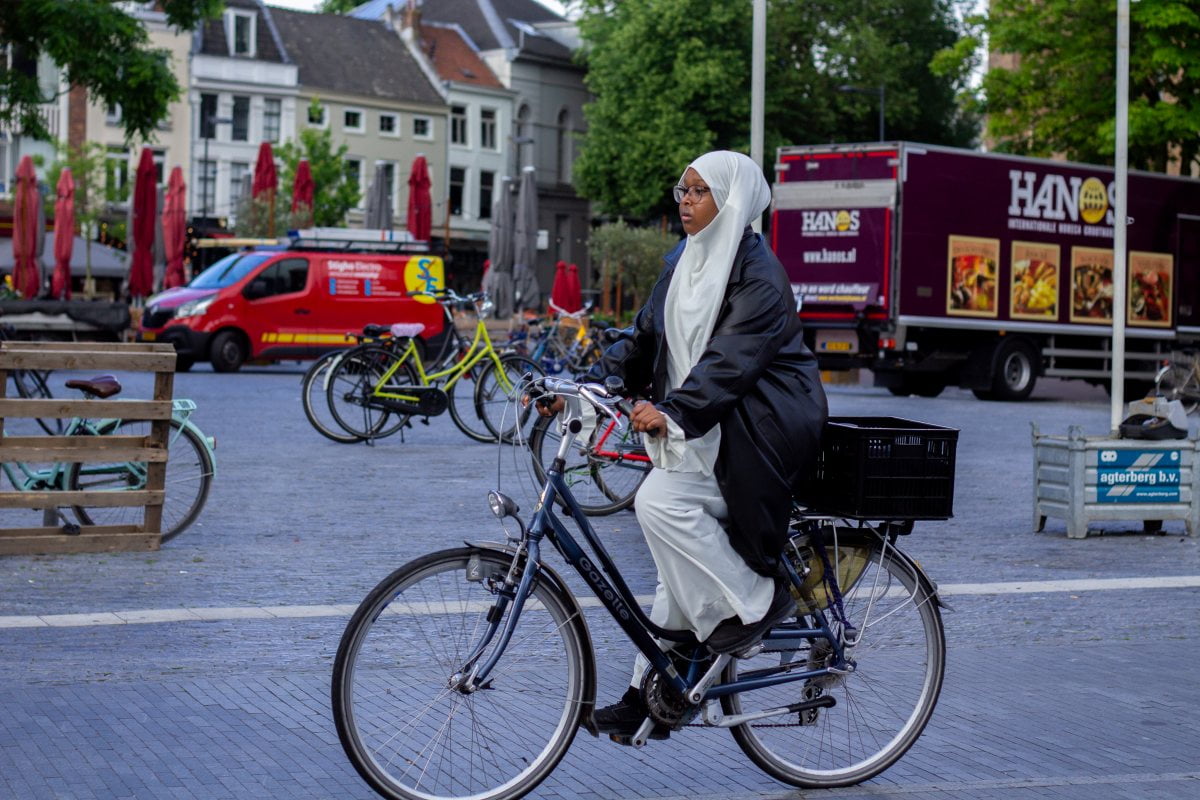 AA 20240603 34762024 34762008 HOLLANDALILAR ERKEN YASTAN ITIBAREN HER ALANDA BISIKLET KULLANIYOR