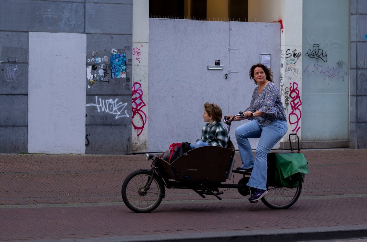 AA 20240603 34762024 34762010 HOLLANDALILAR ERKEN YASTAN ITIBAREN HER ALANDA BISIKLET KULLANIYOR