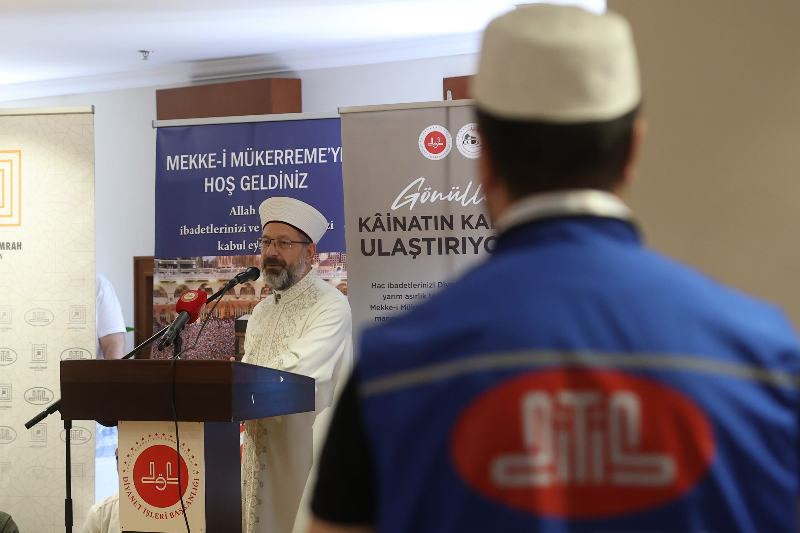 AA 20240611 34845258 34845254 DIYANET ISLERI BASKANI ERBAS MEKKEDE TURK HACI ADAYLARIYLA BULUSTU scaled