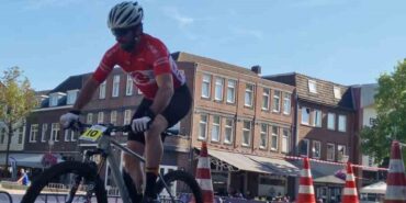 ESKİŞEHİRLİ MİLLİ BİSİKLETÇİ HOLLANDA'DA DÜZENLENEN DAĞ BİSİKLETİ YARIŞINDA YARI FİNALE KADAR İLERLEDİ