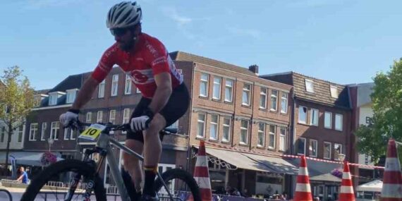 ESKİŞEHİRLİ MİLLİ BİSİKLETÇİ HOLLANDA'DA DÜZENLENEN DAĞ BİSİKLETİ YARIŞINDA YARI FİNALE KADAR İLERLEDİ