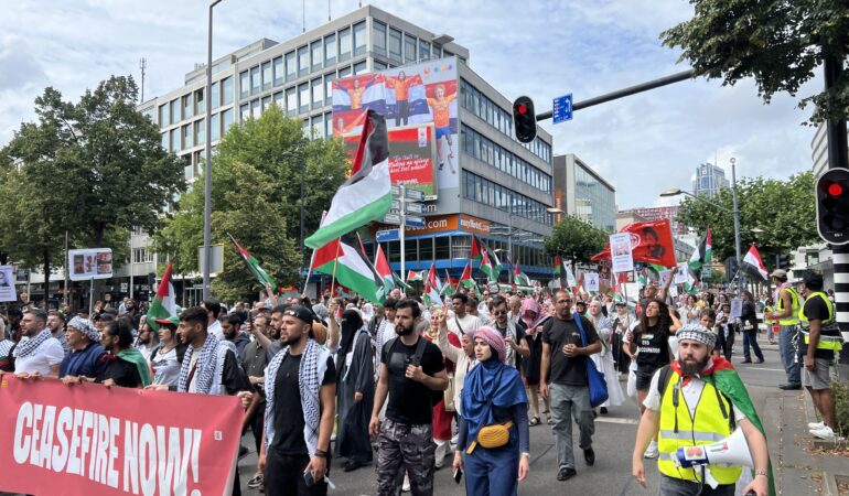 Hollanda'da Filistin'e destek gösterisi düzenlendi