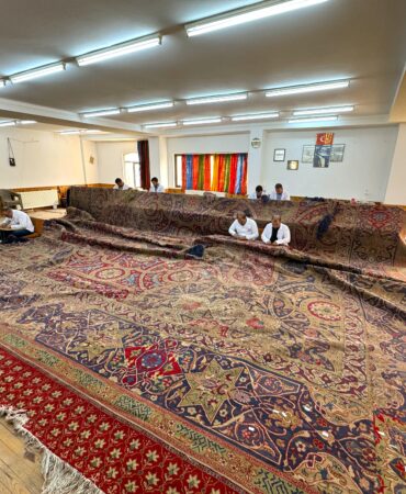 Osmanlı Devleti'nin Barış Sarayı'na hediyesi Hereke halısı Aksaray'da restore ediliyor