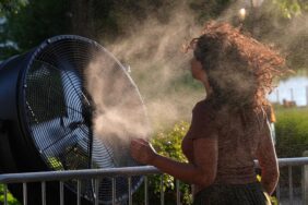 AA-20240806-35329072-35329071-TEMMUZDA_ELEKTRIK_TUKETIMI_SICAK_HAVALARIN_ETKISIYLE_YUZDE_9_ARTTI