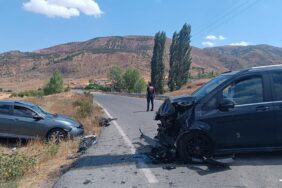 AA-20240811-35378714-35378713-KAYSERIDE_OTOMOBILLE_MINIBUSUN_CARPISMASI_SONUCU_9_KISI_YARALANDI