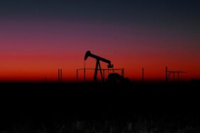 AA-20240812-35384565-35384564-OPECIN_PETROL_URETIMI_TEMMUZDA_GUNLUK_185_BIN_VARIL_ARTTI