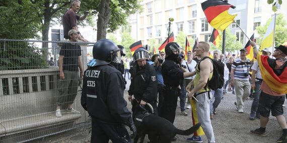 AA-20240822-35463542-35463541-ALMANYADA_ASIRI_SAGCILAR_BU_YILIN_ILK_YARISINDA_9_BIN_802_SUC_ISLEDI