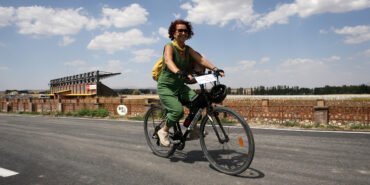 Temiz çevre ve sağlıklı yaşamı özendirmek için pedal çeviriyor