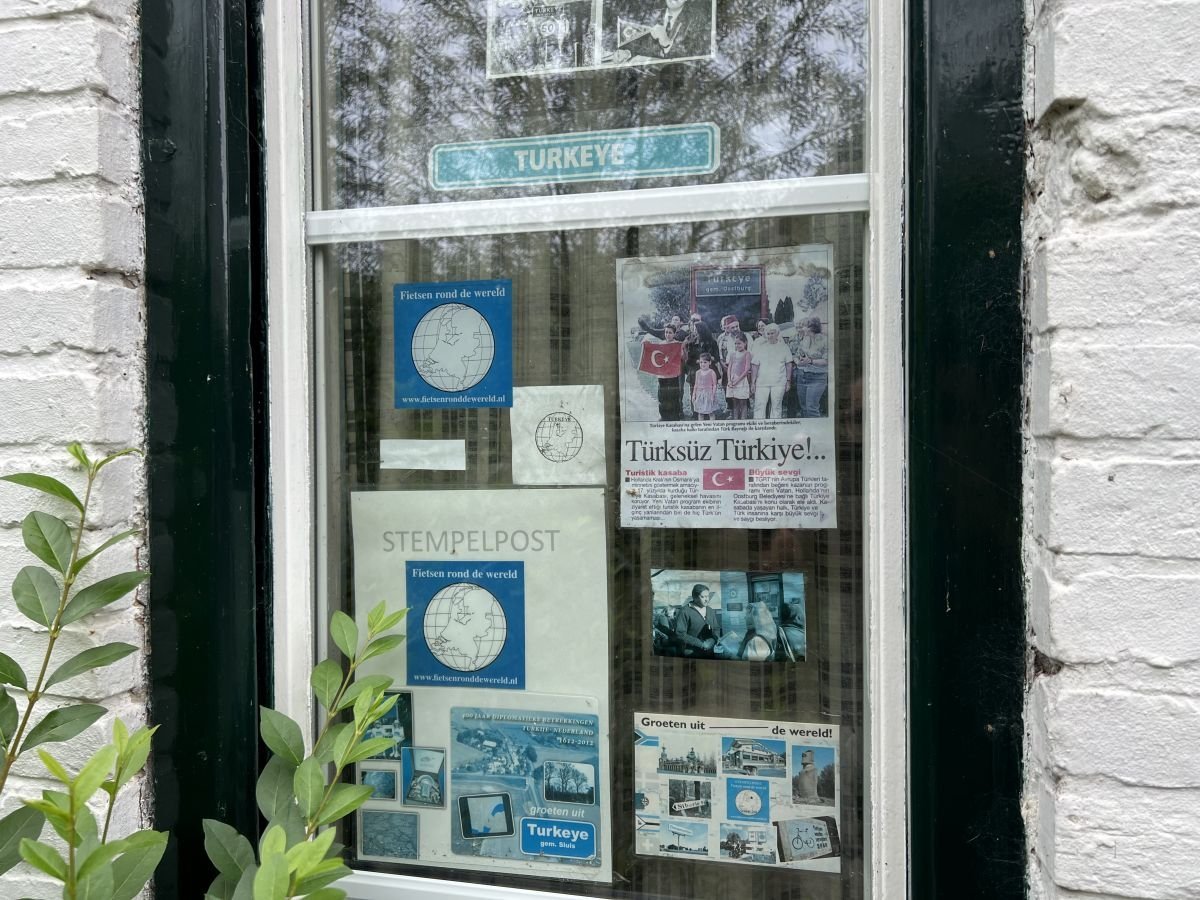 AA 20240913 35631112 35631097 HOLLANDADA HICBIR TURKUN YASAMADIGI TURKEYE KOYU OSMANLI VE TURKIYEDEN IZLER TASIYOR