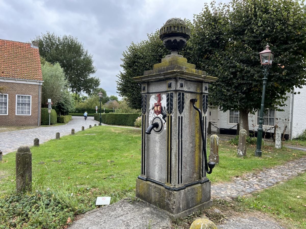 AA 20240913 35631112 35631098 HOLLANDADA HICBIR TURKUN YASAMADIGI TURKEYE KOYU OSMANLI VE TURKIYEDEN IZLER TASIYOR