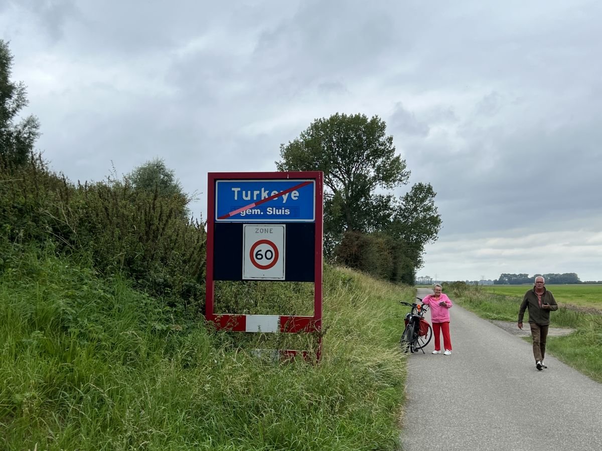 AA 20240913 35631112 35631106 HOLLANDADA HICBIR TURKUN YASAMADIGI TURKEYE KOYU OSMANLI VE TURKIYEDEN IZLER TASIYOR