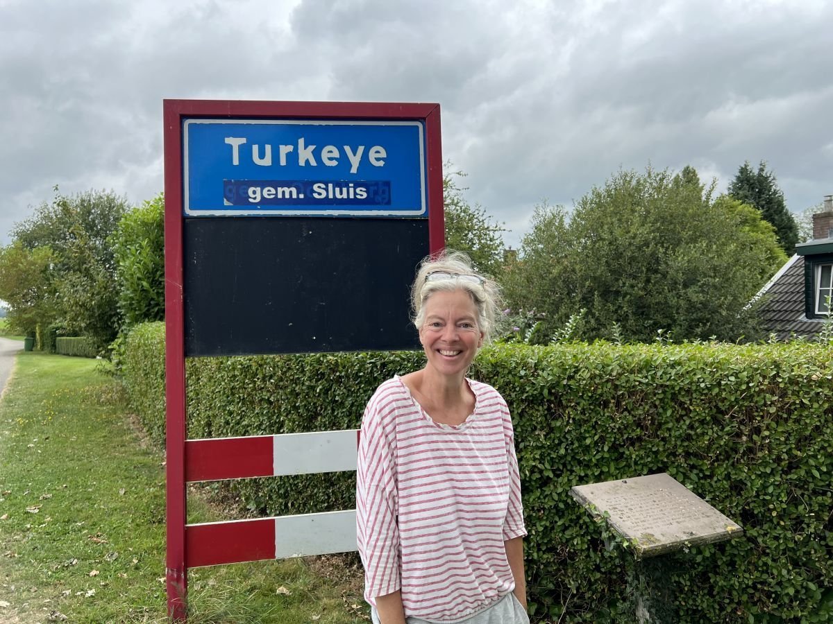 AA 20240913 35631112 35631111 HOLLANDADA HICBIR TURKUN YASAMADIGI TURKEYE KOYU OSMANLI VE TURKIYEDEN IZLER TASIYOR