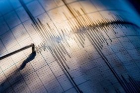 AA-20240923-35718478-35718477-ENDONEZYADA_6_BUYUKLUGUNDE_DEPREM