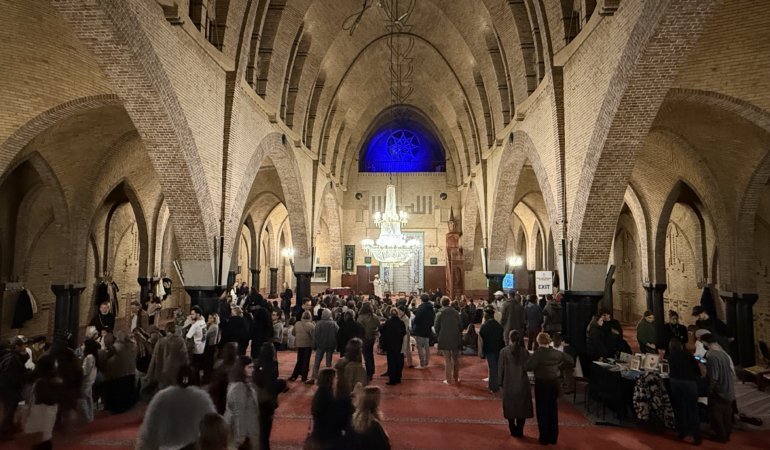 Hollanda'daki Fatih Camisi "Müzeler Gecesi"nde binlerce ziyaretçiyi ağırladı