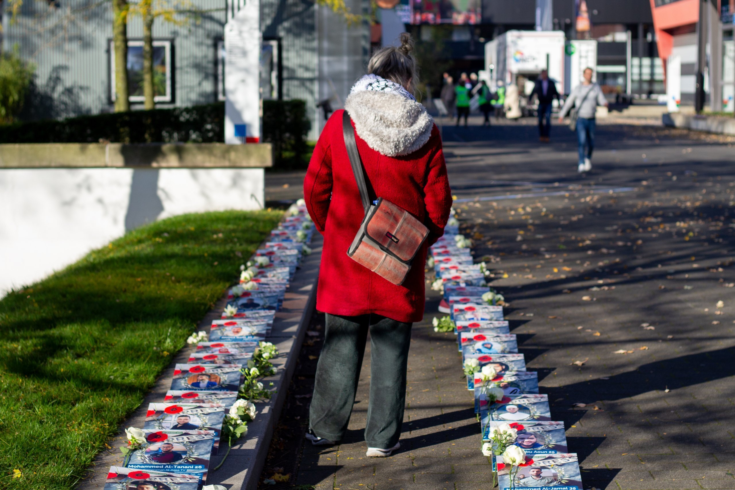 AA 20241104 36104098 36104089 HOLLANDADA ISRAIL SALDIRILARINDA OLEN FILISTINLI GAZETECILER VE COCUKLAR ICIN ANMA ETKINLIGI YAPILDI 1 scaled