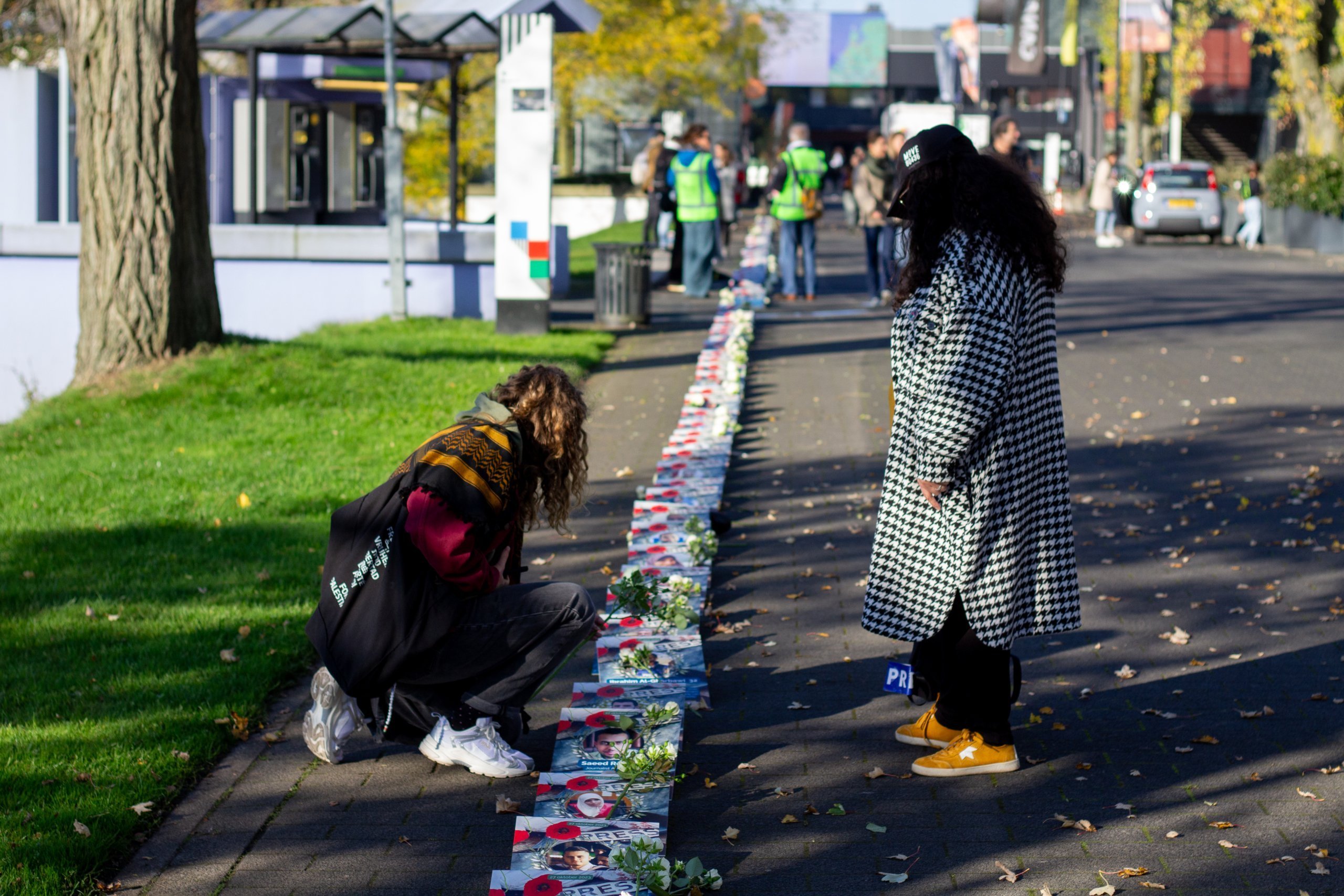 AA 20241104 36104098 36104090 HOLLANDADA ISRAIL SALDIRILARINDA OLEN FILISTINLI GAZETECILER VE COCUKLAR ICIN ANMA ETKINLIGI YAPILDI 1 scaled