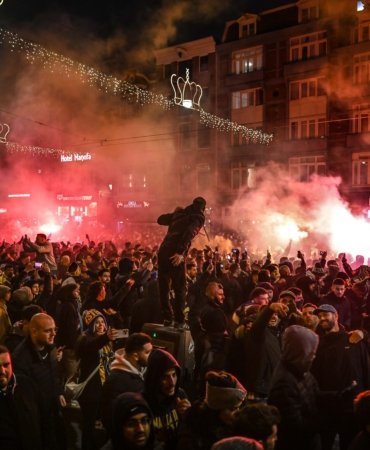 Ajax-Maccabi Tel Aviv maçı öncesinde İsrailli taraftarlar Filistin destekçilerine saldırarak olay çıkardı