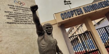 “Cep Herkülü” Naim Süleymanoğlu Bulgaristan’daki memleketinde özlem ve saygı ile anılıyor