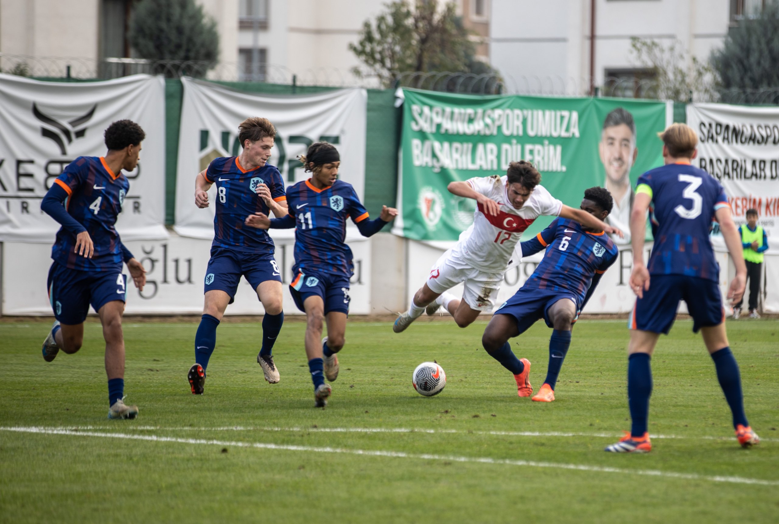 AA 20241119 36237402 36237390 18 YAS ALTI MILLI FUTBOL TAKIMI HAZIRLIK MACINDA HOLLANDA ILE BERABERE KALDI scaled