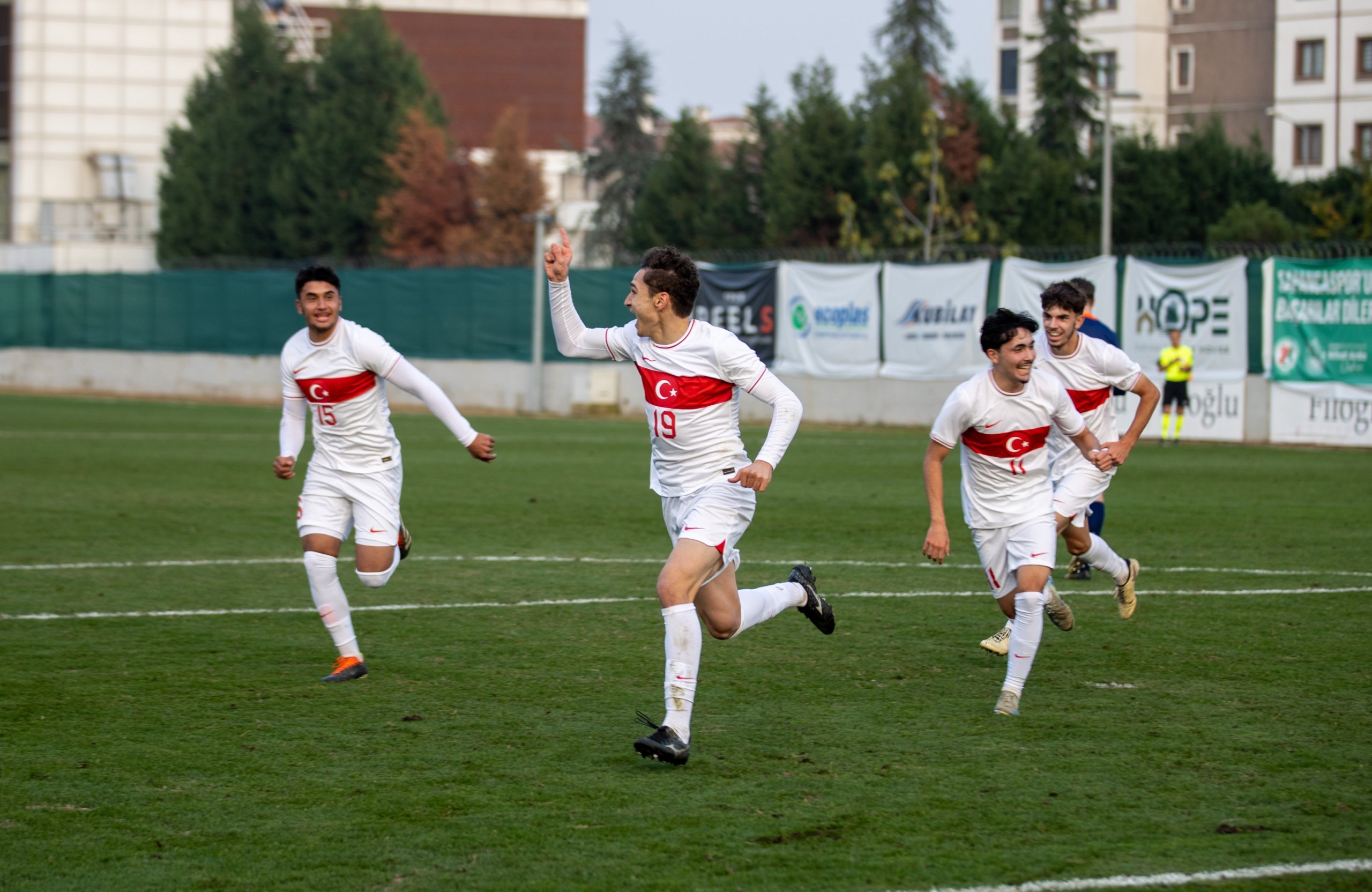 AA 20241119 36237402 36237396 18 YAS ALTI MILLI FUTBOL TAKIMI HAZIRLIK MACINDA HOLLANDA ILE BERABERE KALDI 1 scaled