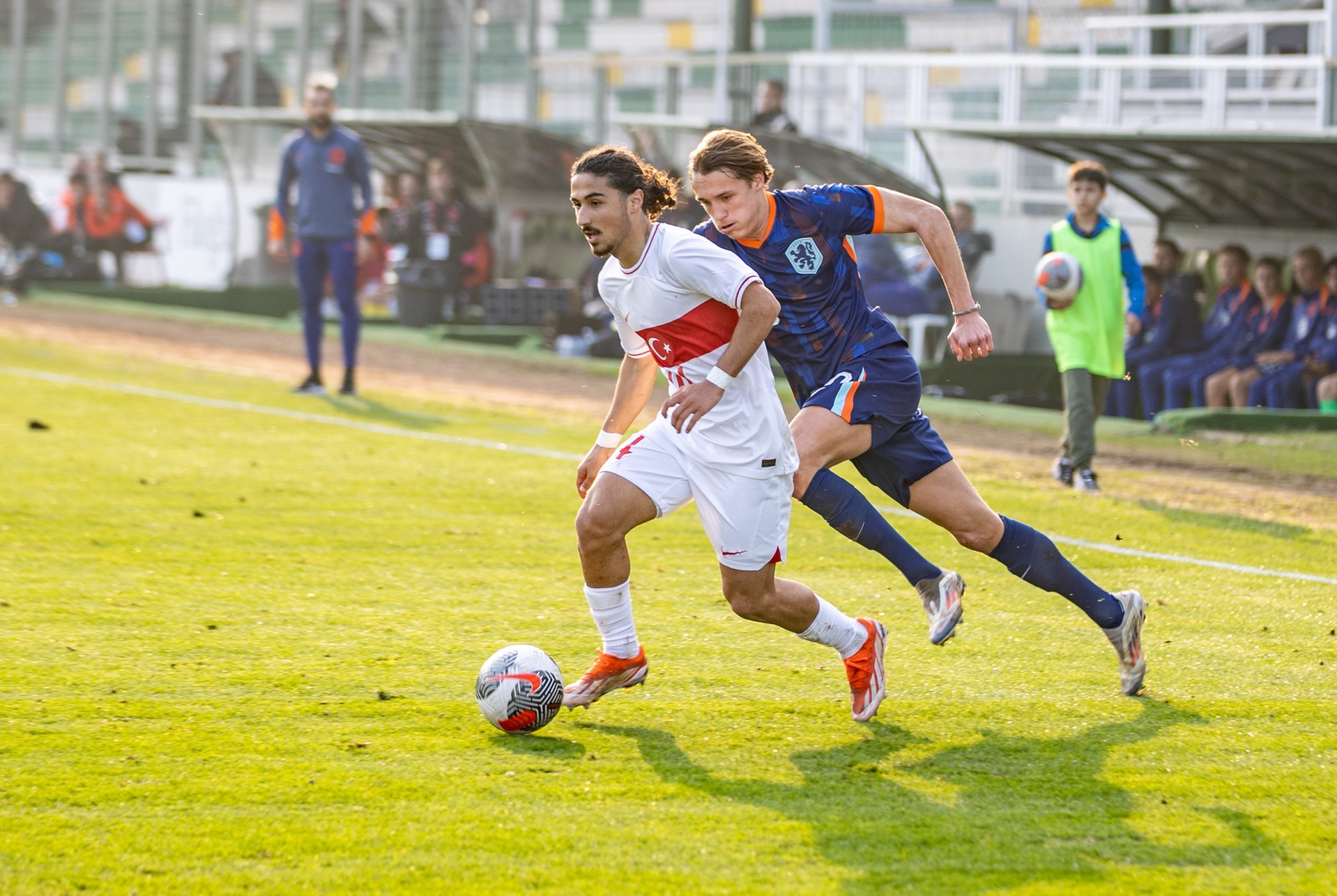 AA 20241119 36237402 36237399 18 YAS ALTI MILLI FUTBOL TAKIMI HAZIRLIK MACINDA HOLLANDA ILE BERABERE KALDI scaled