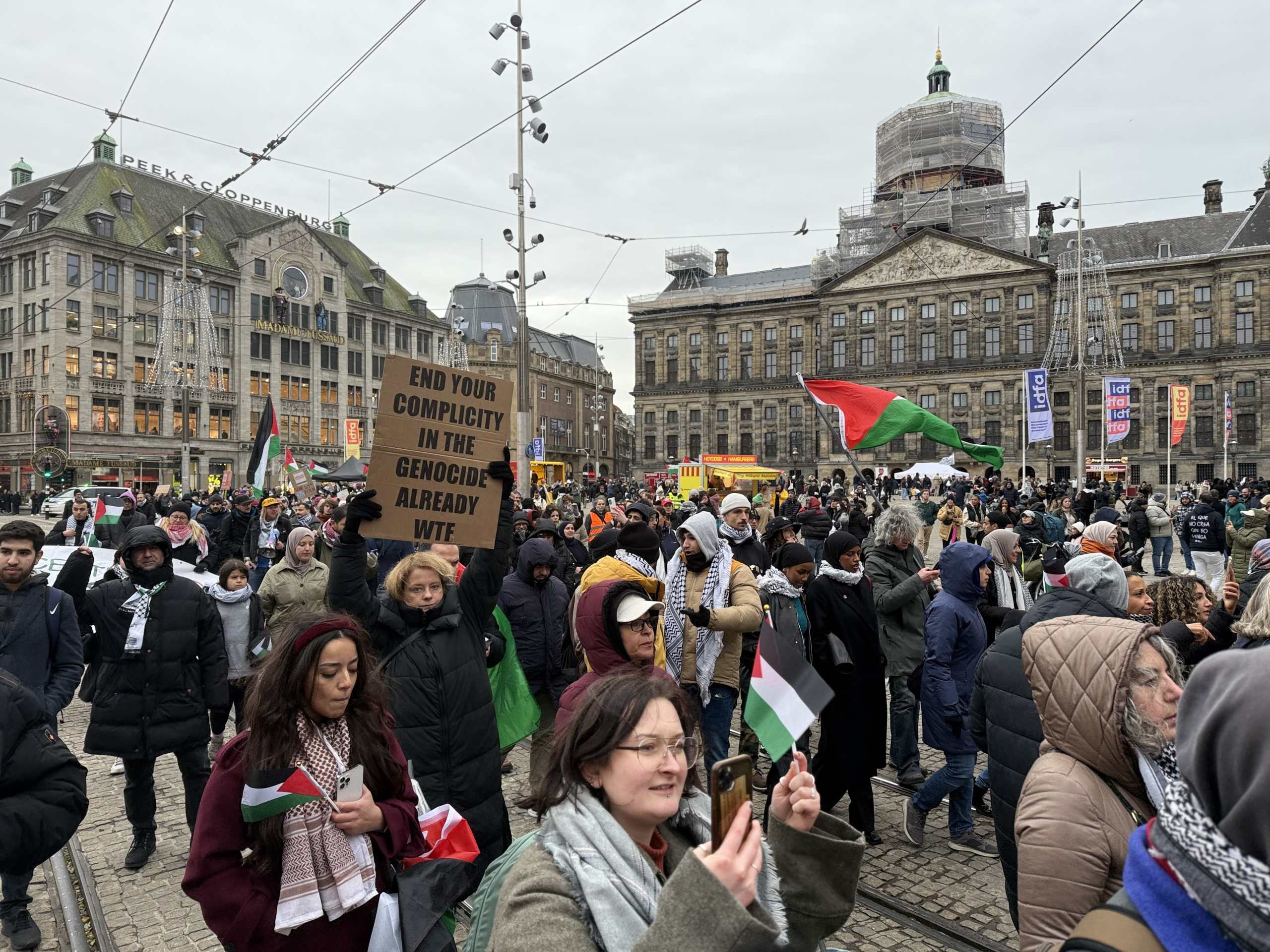 AA 20241123 36273975 36273967 ISRAILIN GAZZEDEKI SALDIRILARI AMSTERDAMDA PROTESTO EDILDI scaled