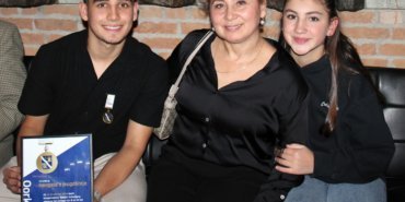 Emre ve annesi ve bacısı