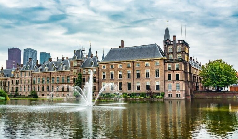 beautiful-shot-historic-binnenhof-castle-netherlands_181624-41940
