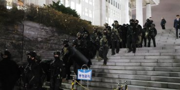 Güney Kore'de parlamento Devlet Başkanı Yoon'un ilan ettiği sıkıyönetimin kaldırılmasını oylayarak kabul etti