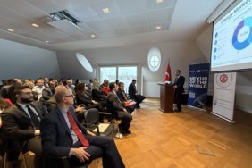 Türkiye'nin uzun dönemli yenilenebilir enerji imkanları Hollandalı yatırımcılara tanıtıldı