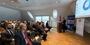 Türkiye'nin uzun dönemli yenilenebilir enerji imkanları Hollandalı yatırımcılara tanıtıldı