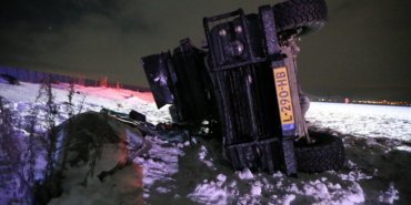 Kars'ta devrilen motokaravandaki 2 Hollandalı yaralandı