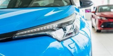 close-up-car-dealership_23-2148130076