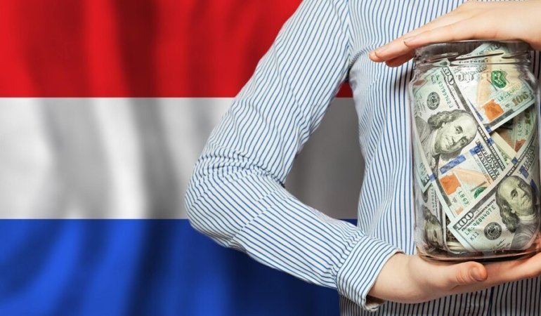 finance-business-currency-exchange-netherlands-concept_263368-19332