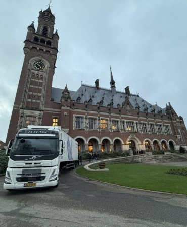 Aksaray'da restore edilen 114 yıllık Hereke halısı, Lahey Barış Sarayı'na teslim edildi