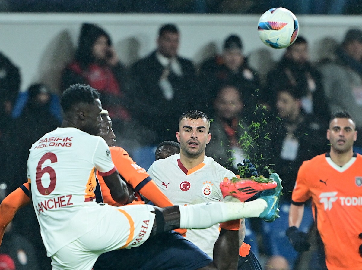 Galatasaray, Başakşehir deplasmanından 3 puan çıkarttı: 2-1