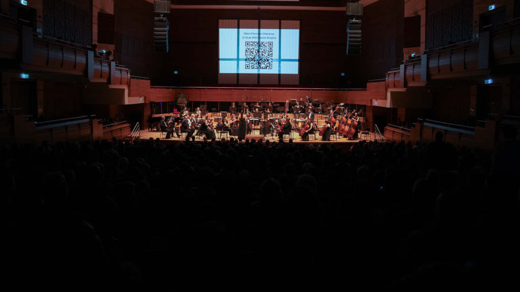 İzmir'de Olten Filarmoni Orkestrası'ndan Hollanda-Türkiye Dostluk Konseri