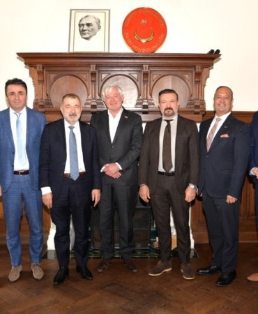thumbnail_Hollanda'da Türkiye'nin Fahri Konsolosu Ziyareti (3)