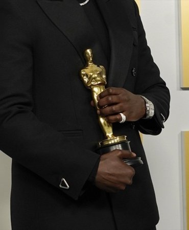 AA-20250303-37221158-37221157-97_OSCAR_ODULLERI_SAHIPLERIYLE_BULUSTU