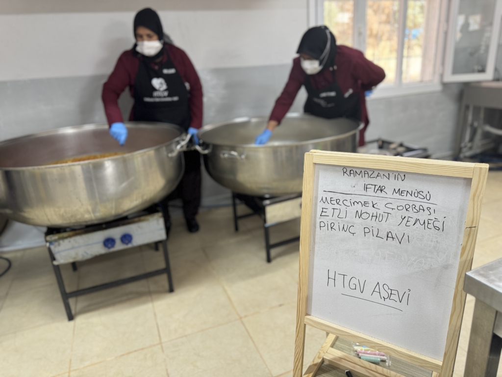 Avrupa'daki gurbetçilerden Hatay'daki depremzedelere iftar desteği