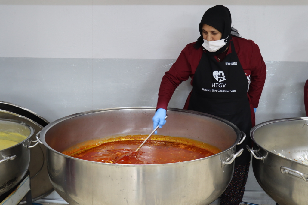 Avrupa'daki gurbetçilerden Hatay'daki depremzedelere iftar desteği