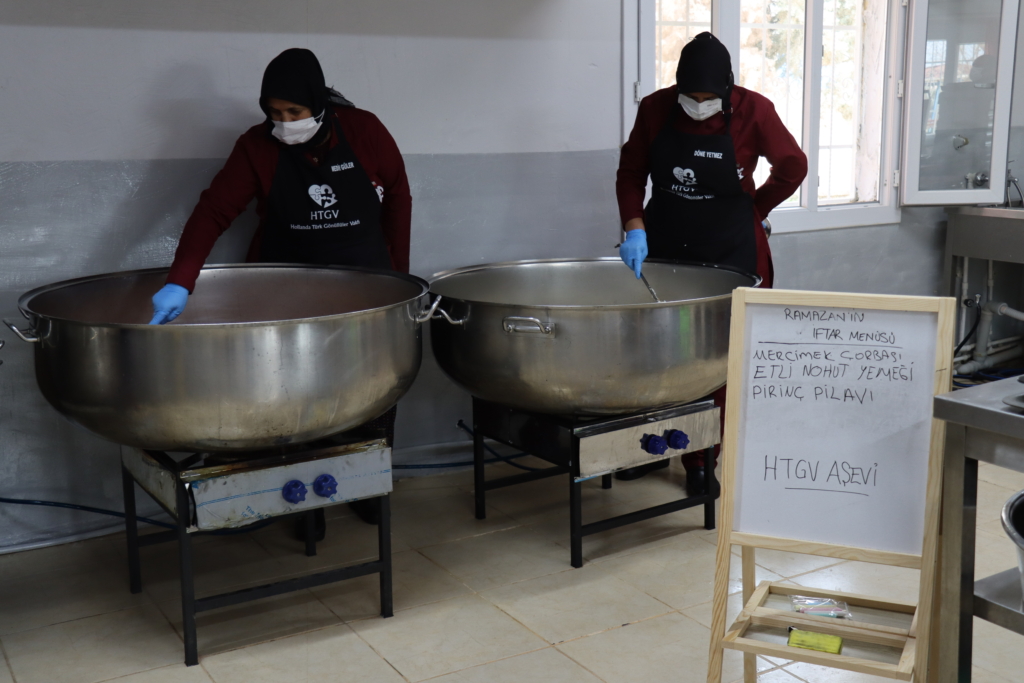 Avrupa'daki gurbetçilerden Hatay'daki depremzedelere iftar desteği